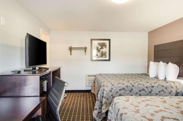 Rodeway Inn Middleboro-Plymouth image 14