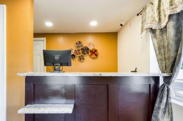 Rodeway Inn Middleboro-Plymouth image 16